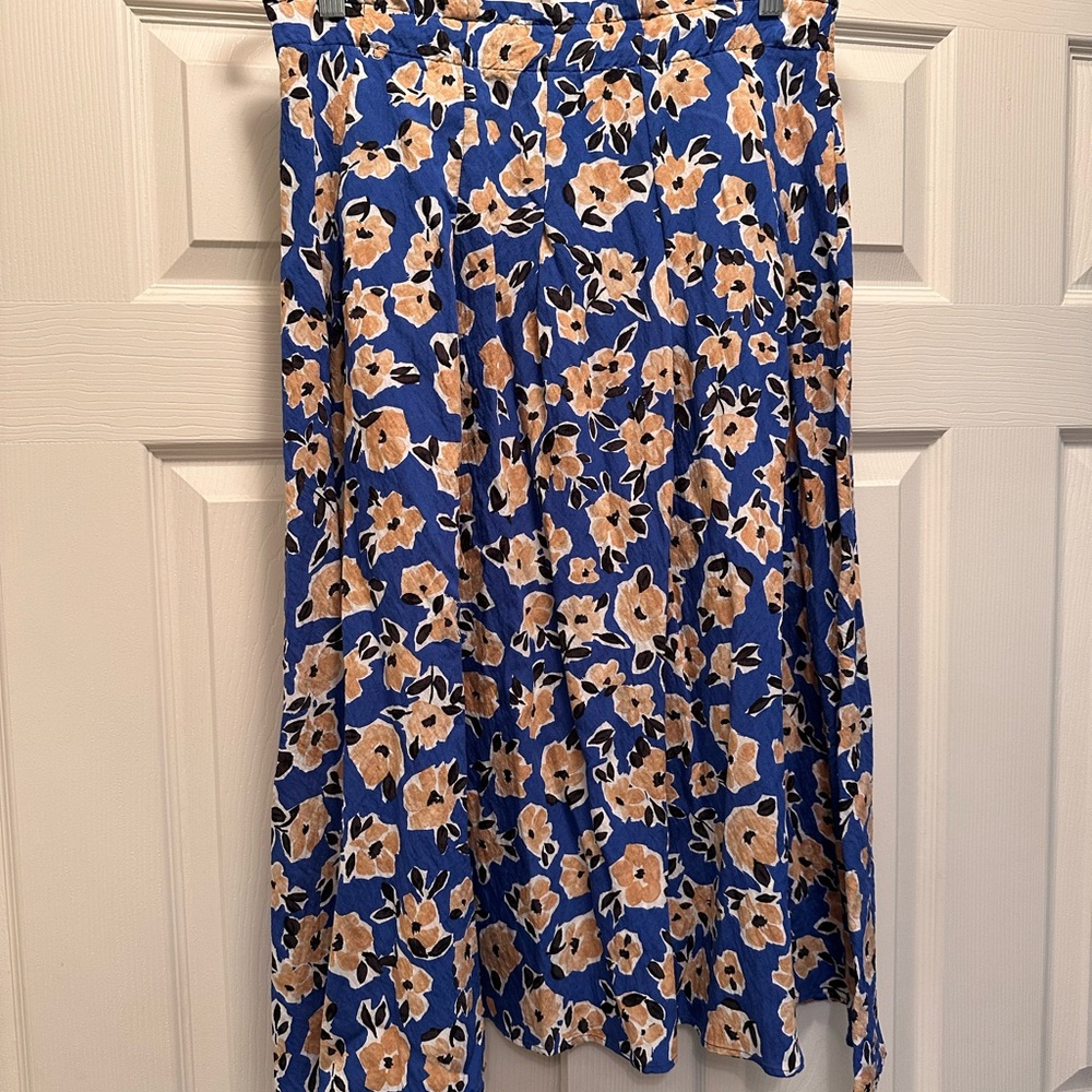 Ann Taylor Blue and Tan Floral A-Line Skirt
